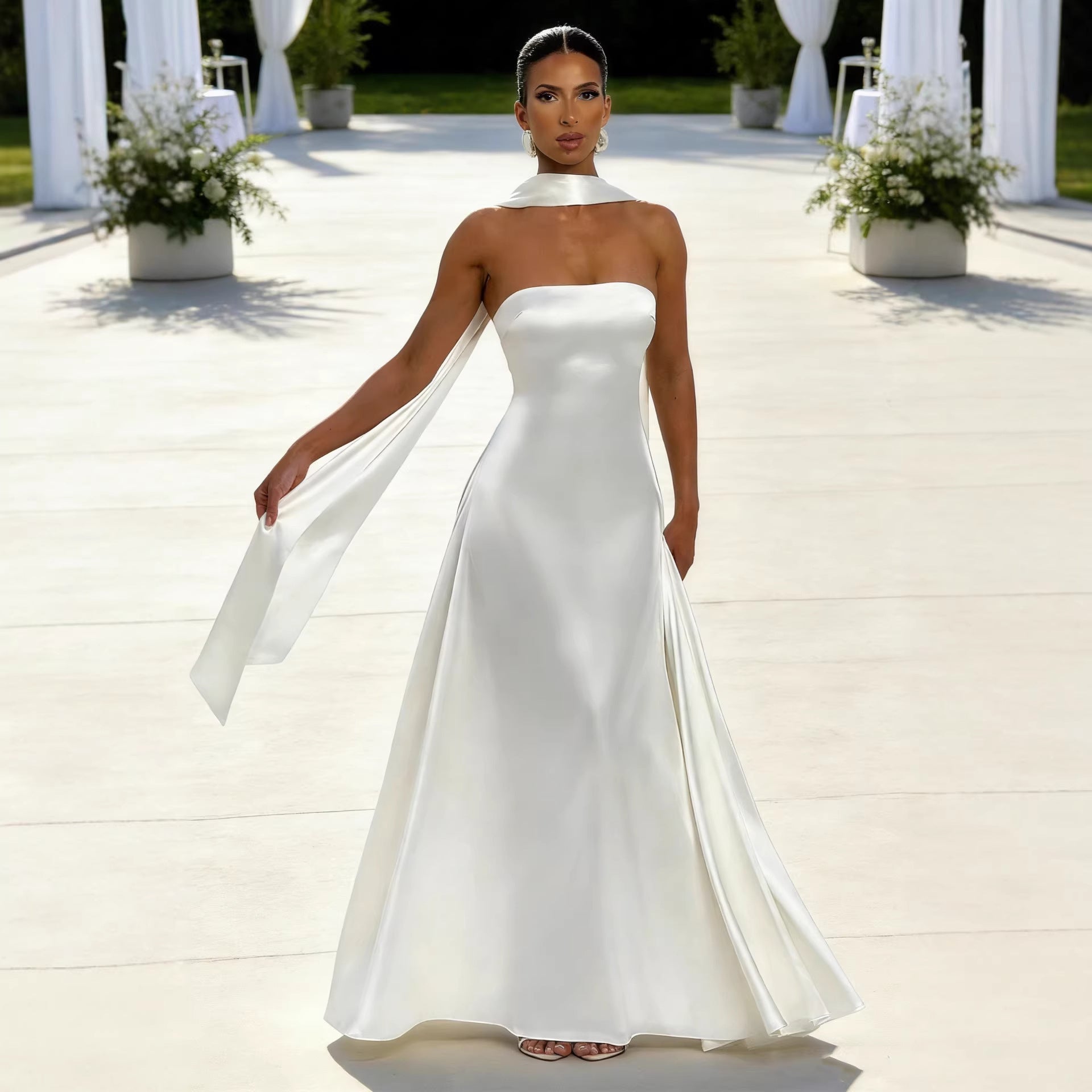 Chest Wrapping Backless Tube-Top Waist-Cinching Evening Gown